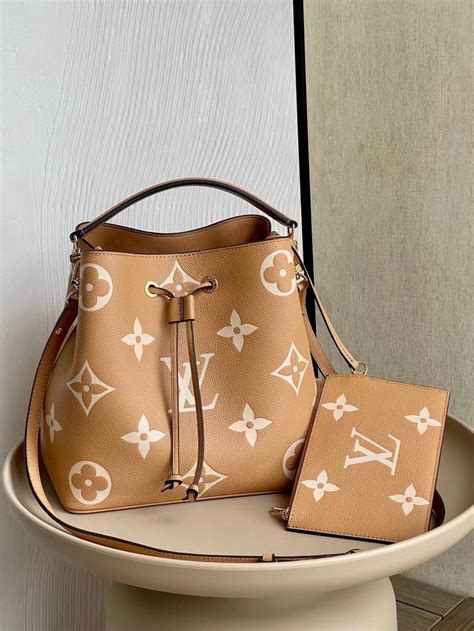 bolsa louis vuitton 2022|louis vuitton hobo purses.